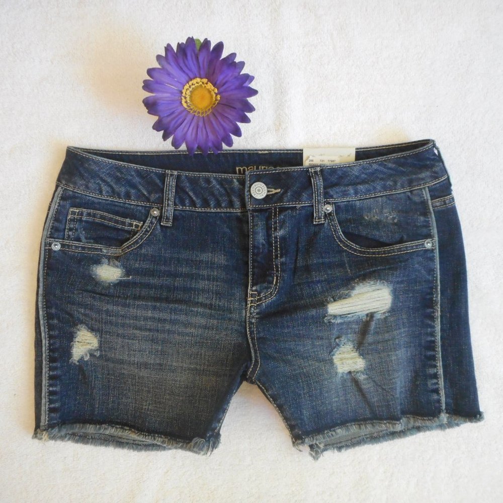 New MAURICES Jean Shorts Size 8 Distressed Cut Off Denim